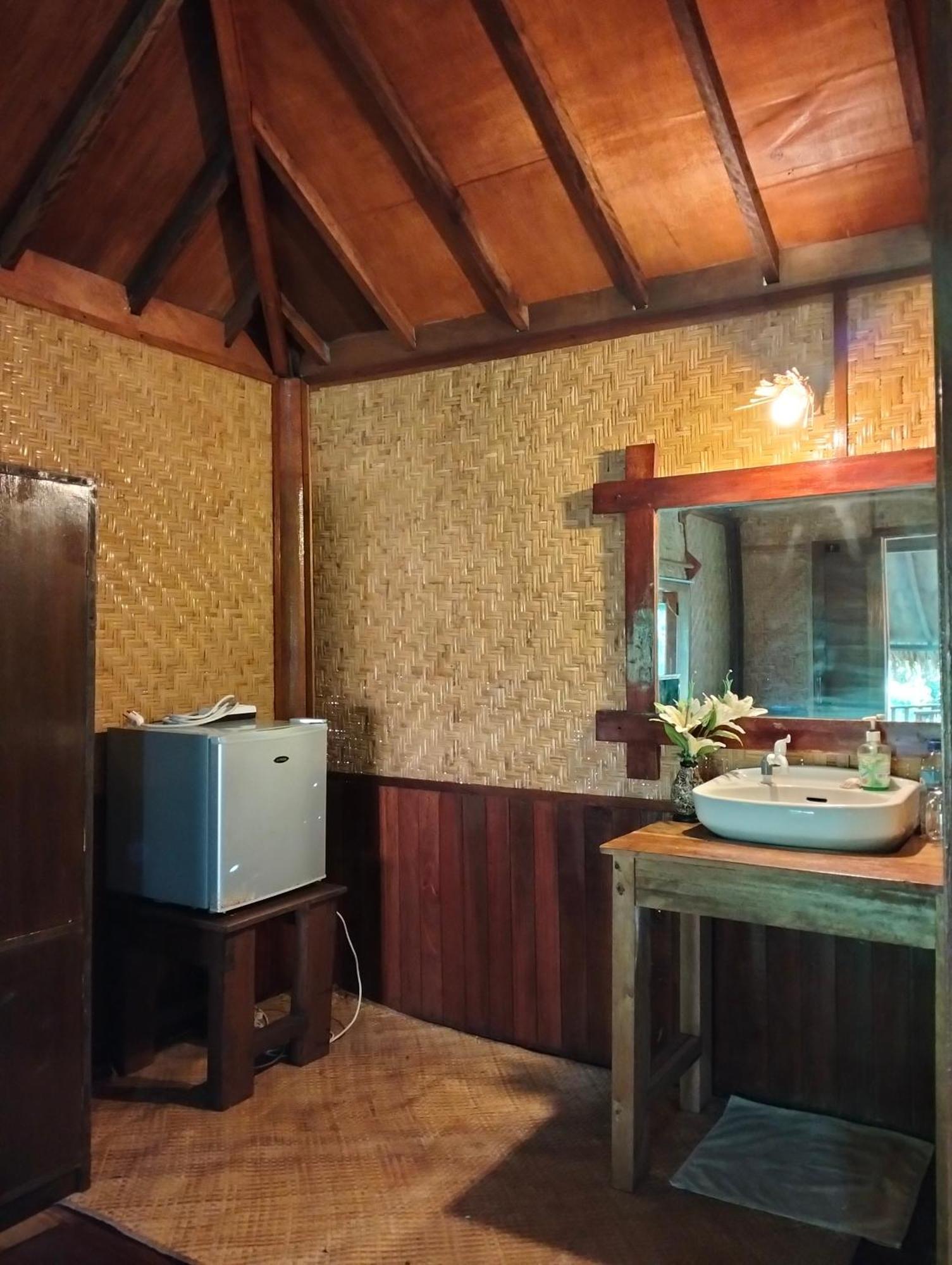 Tangga Bungalows Gili Islands Room photo